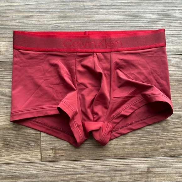 Calvin Klein | Tonal Logo Low Rise Trunks in Red Syrah (Small) - Picture 1 of 9
